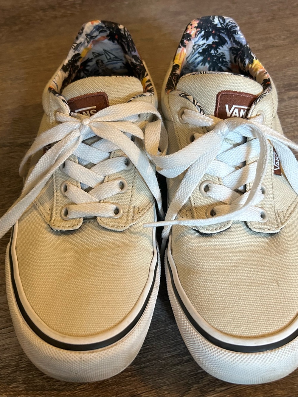 Vans Cream Canvas Low-Top Sneakers with Floral Collar Men’s 6.5 / Women’s 8